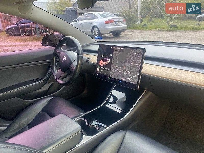 Седан Tesla Model 3 2019 в Вінниці