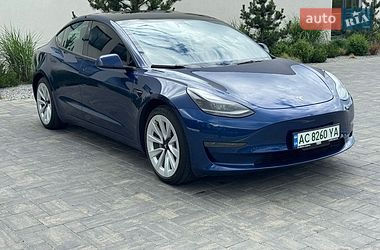 Tesla Model 3  2022