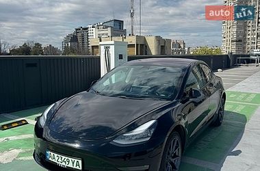 Tesla Model 3  2019