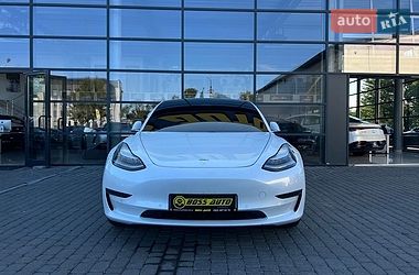 Седан Tesla Model 3 2019 в Івано-Франківську