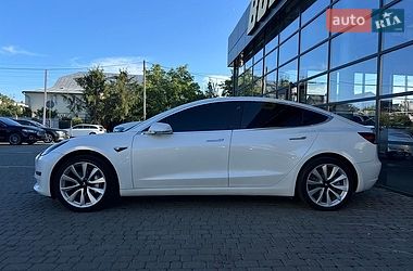 Седан Tesla Model 3 2019 в Івано-Франківську