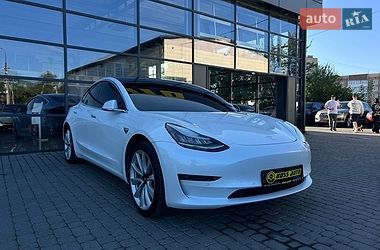 Седан Tesla Model 3 2019 в Івано-Франківську