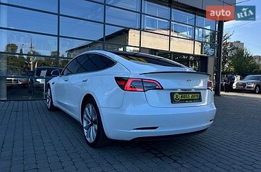 Седан Tesla Model 3 2019 в Івано-Франківську