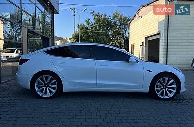 Седан Tesla Model 3 2019 в Івано-Франківську