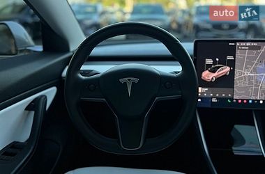 Седан Tesla Model 3 2019 в Івано-Франківську