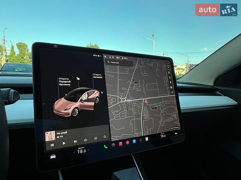 Седан Tesla Model 3 2019 в Івано-Франківську