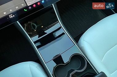 Седан Tesla Model 3 2019 в Івано-Франківську