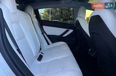 Седан Tesla Model 3 2019 в Івано-Франківську
