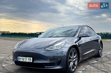 Tesla Model 3  2021
