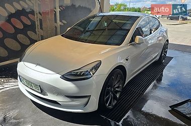 Tesla Model 3  2020