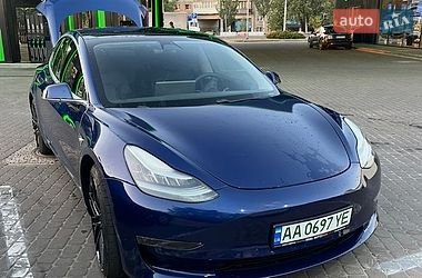 Tesla Model 3  2020