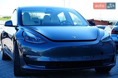 Седан Tesla Model 3 2024 в Дрогобыче