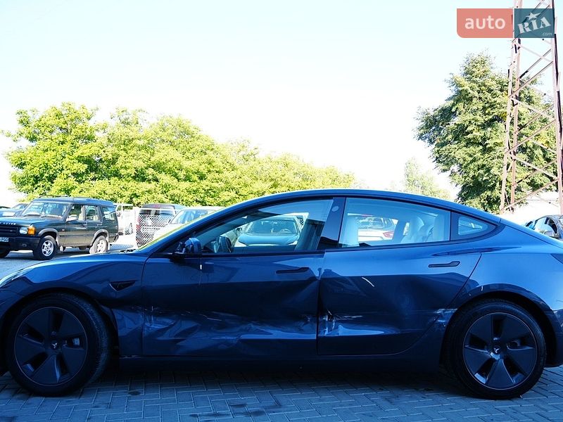 Седан Tesla Model 3 2024 в Дрогобыче