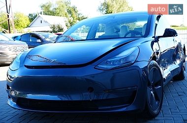 Седан Tesla Model 3 2024 в Дрогобыче