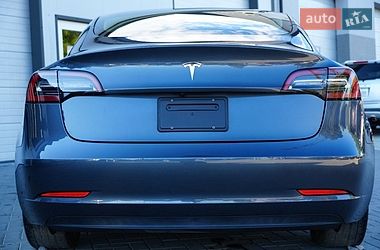 Седан Tesla Model 3 2024 в Дрогобыче