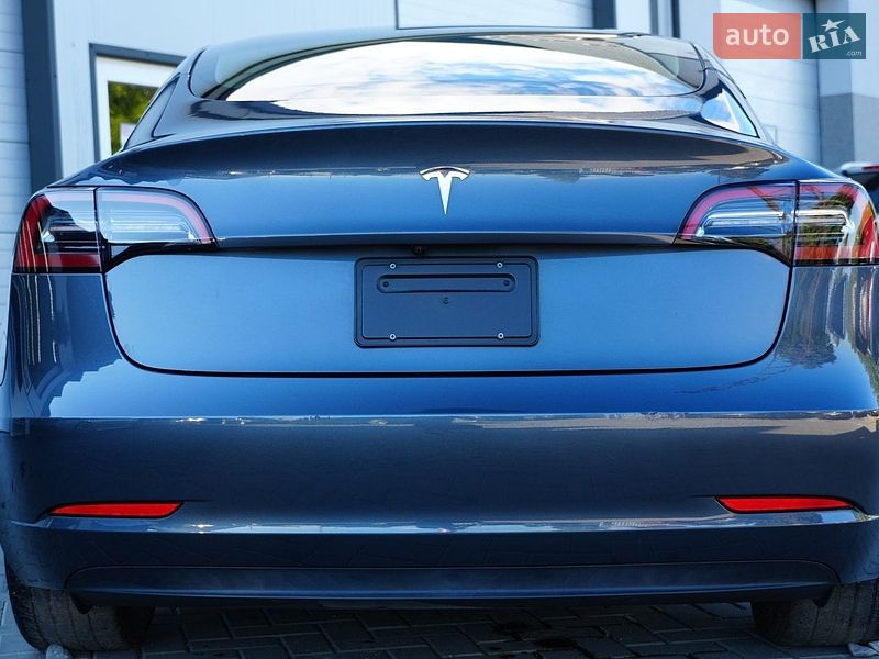 Седан Tesla Model 3 2024 в Дрогобыче