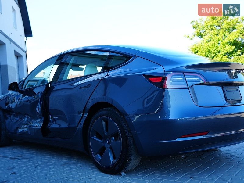 Седан Tesla Model 3 2024 в Дрогобыче