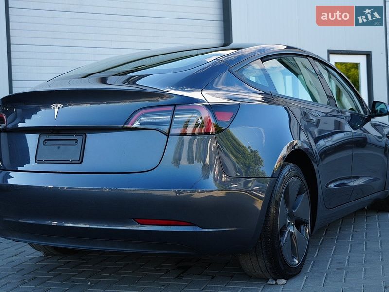 Седан Tesla Model 3 2024 в Дрогобыче