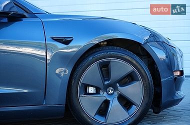 Седан Tesla Model 3 2024 в Дрогобыче