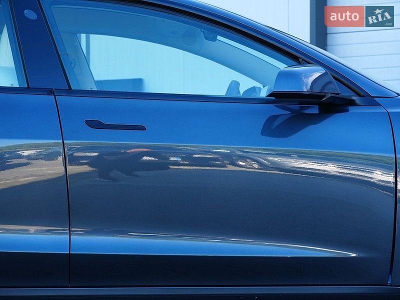 Седан Tesla Model 3 2024 в Дрогобыче