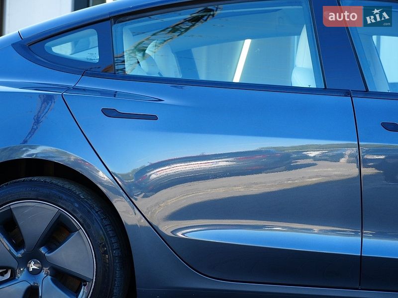 Седан Tesla Model 3 2024 в Дрогобыче
