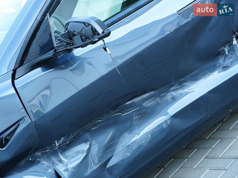 Седан Tesla Model 3 2024 в Дрогобыче