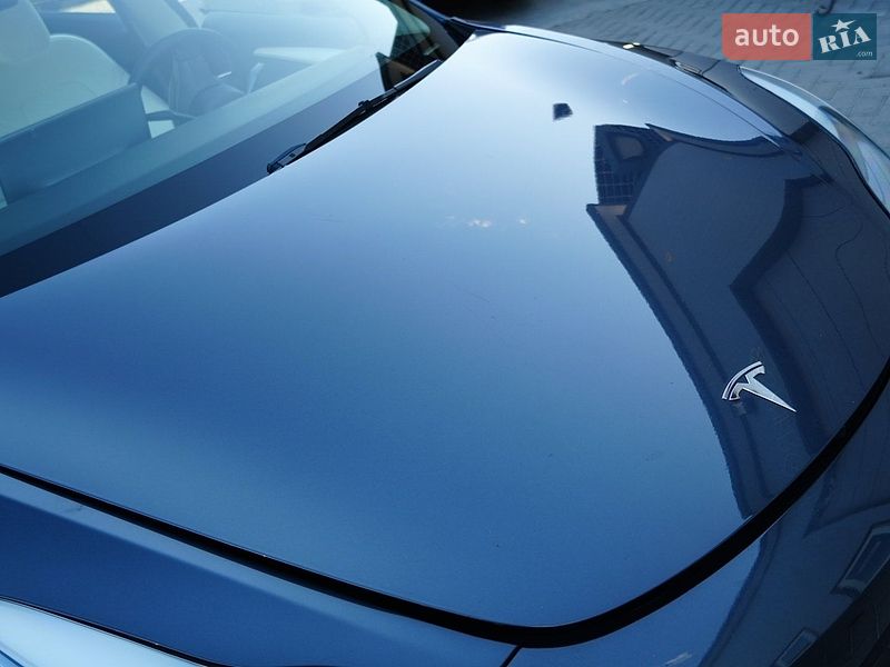 Седан Tesla Model 3 2024 в Дрогобыче