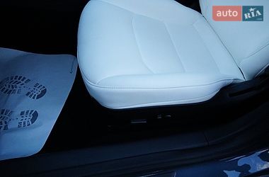 Седан Tesla Model 3 2024 в Дрогобыче