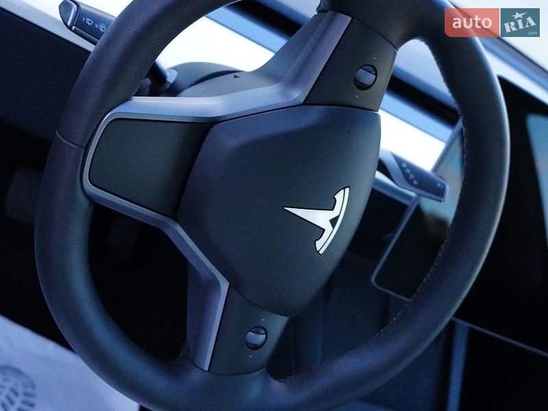 Седан Tesla Model 3 2024 в Дрогобыче