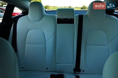 Седан Tesla Model 3 2024 в Дрогобыче