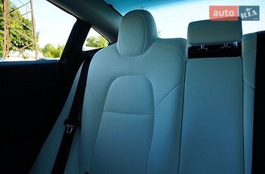 Седан Tesla Model 3 2024 в Дрогобыче