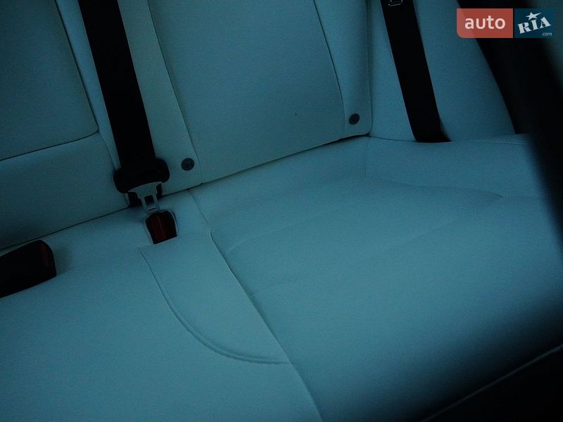 Седан Tesla Model 3 2024 в Дрогобыче
