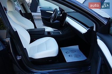 Седан Tesla Model 3 2024 в Дрогобыче