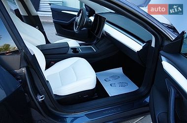 Седан Tesla Model 3 2024 в Дрогобыче