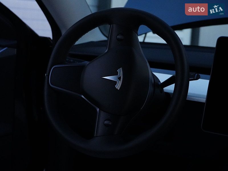 Седан Tesla Model 3 2024 в Дрогобыче