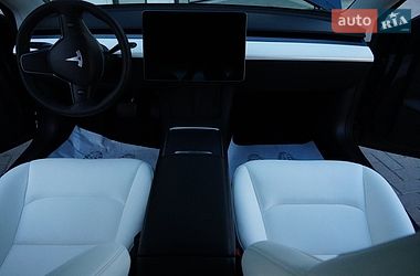 Седан Tesla Model 3 2024 в Дрогобыче