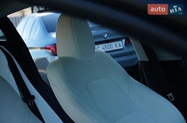 Седан Tesla Model 3 2024 в Дрогобыче