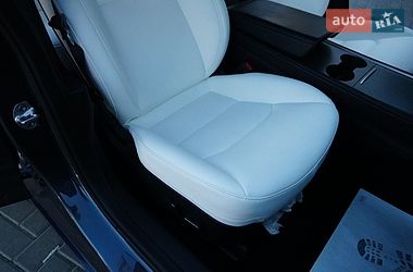 Седан Tesla Model 3 2024 в Дрогобыче