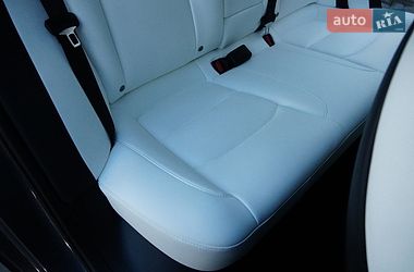 Седан Tesla Model 3 2024 в Дрогобыче