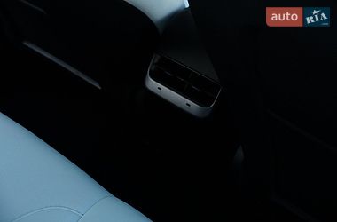 Седан Tesla Model 3 2024 в Дрогобыче