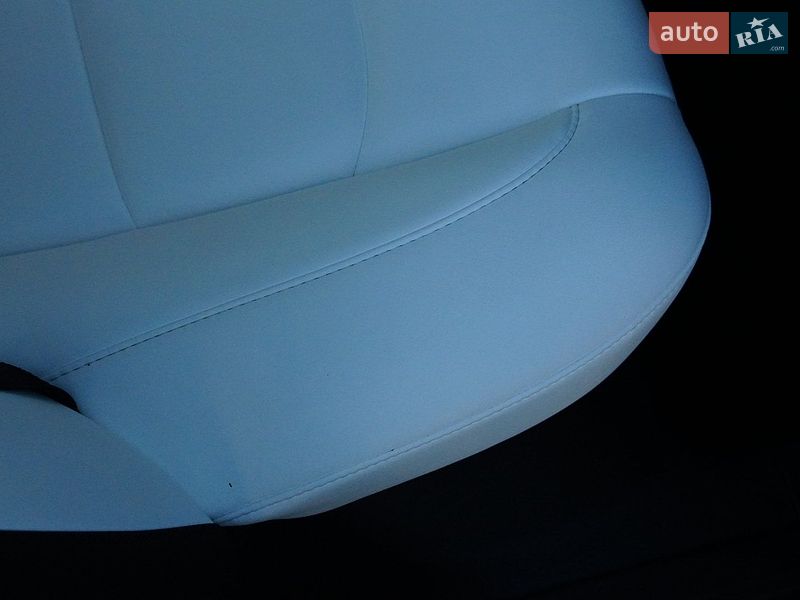 Седан Tesla Model 3 2024 в Дрогобыче