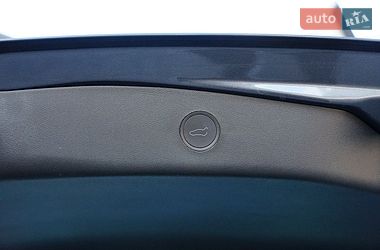 Седан Tesla Model 3 2024 в Дрогобыче