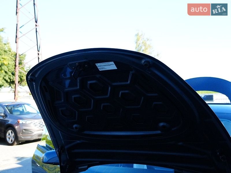 Седан Tesla Model 3 2024 в Дрогобыче
