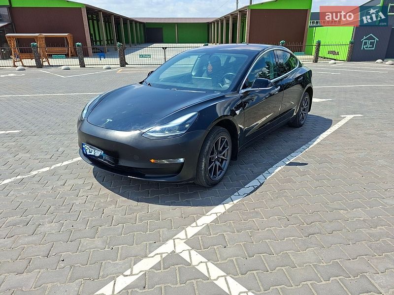 Седан Tesla Model 3 2019 в Вознесенске