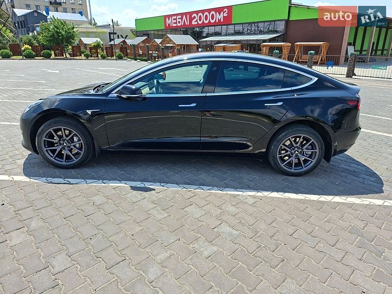 Седан Tesla Model 3 2019 в Вознесенске