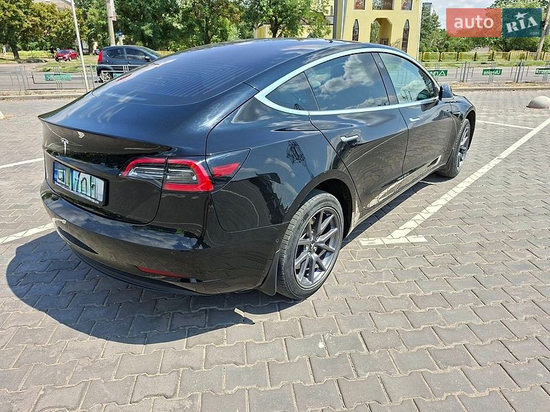Седан Tesla Model 3 2019 в Вознесенске