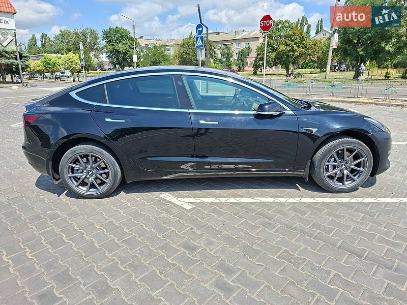 Седан Tesla Model 3 2019 в Вознесенске