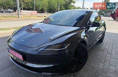 Седан Tesla Model 3 2024 в Николаеве