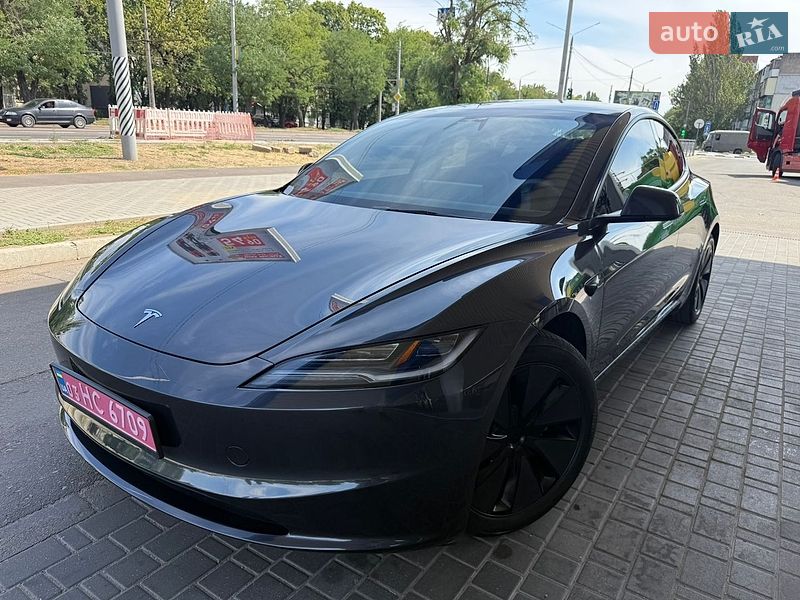 Седан Tesla Model 3 2024 в Николаеве