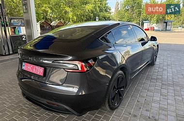 Седан Tesla Model 3 2024 в Николаеве